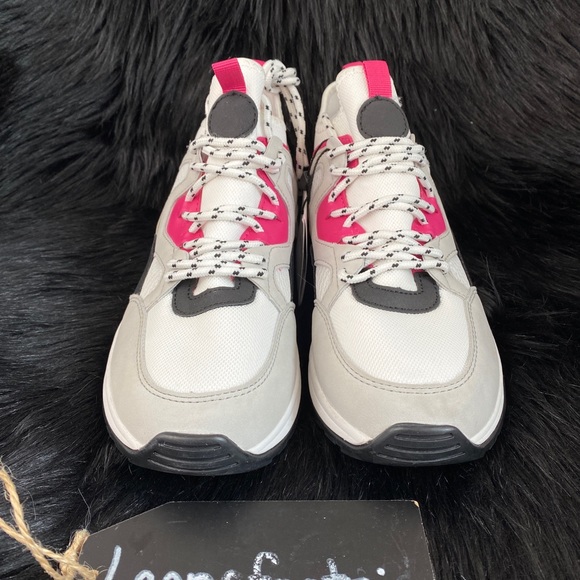 New Bershka Women’s Athletic Shoe - Picture 3 of 10